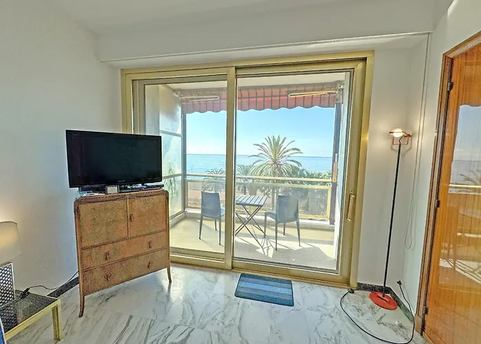 Riviera Escape Promenade