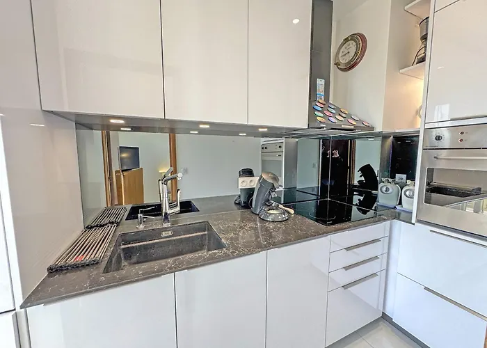 Riviera Escape Promenade *