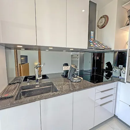 Riviera Escape Promenade *