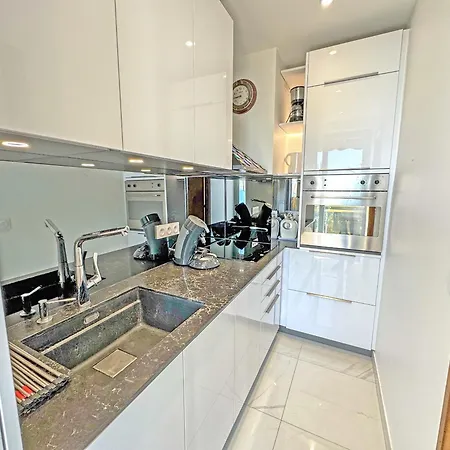 Riviera Escape Promenade